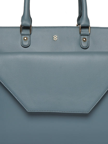 VersaCarry: The Essential 15 Inch Laptop Handbag for the Modern Woman